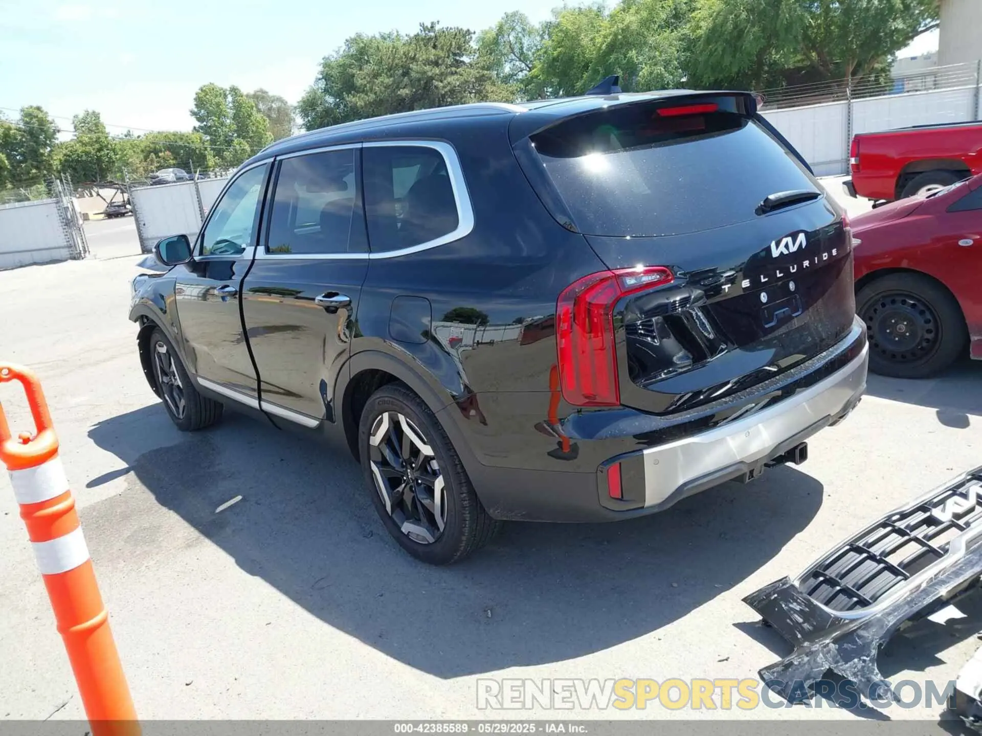 3 Photograph of a damaged car 5XYP64GC4SG623557 KIA TELLURIDE 2025