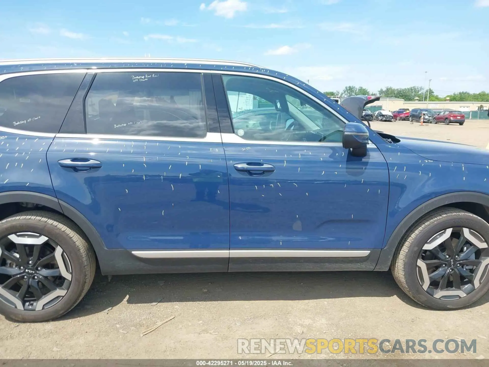 13 Photograph of a damaged car 5XYP64GC6SG581215 KIA TELLURIDE 2025