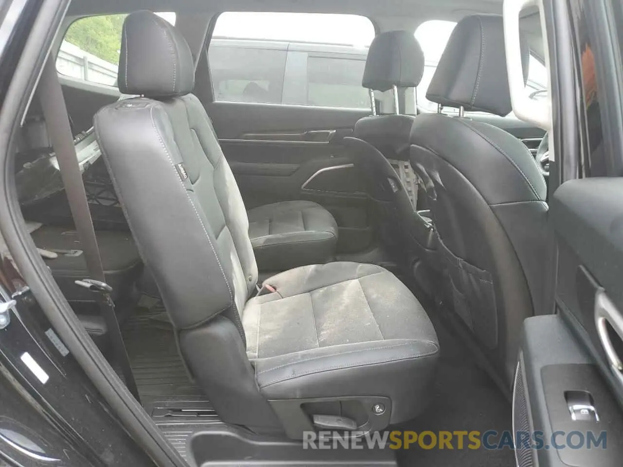 11 Photograph of a damaged car 5XYP64GC7SG617574 KIA TELLURIDE 2025