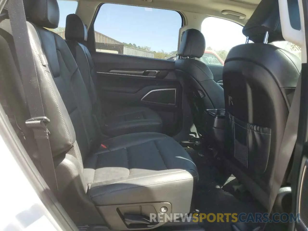 12 Photograph of a damaged car 5XYP64GC9SG579930 KIA TELLURIDE 2025