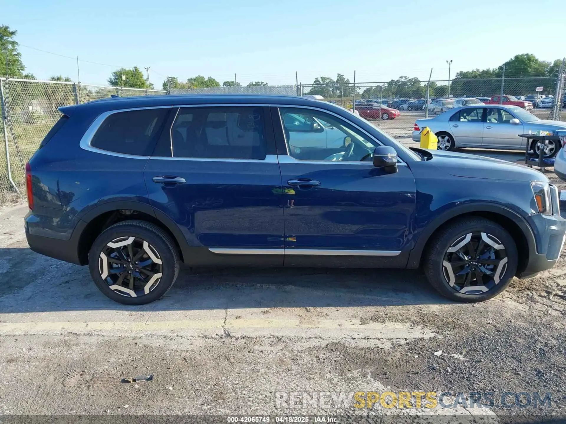 13 Photograph of a damaged car 5XYP64GCXSG587826 KIA TELLURIDE 2025