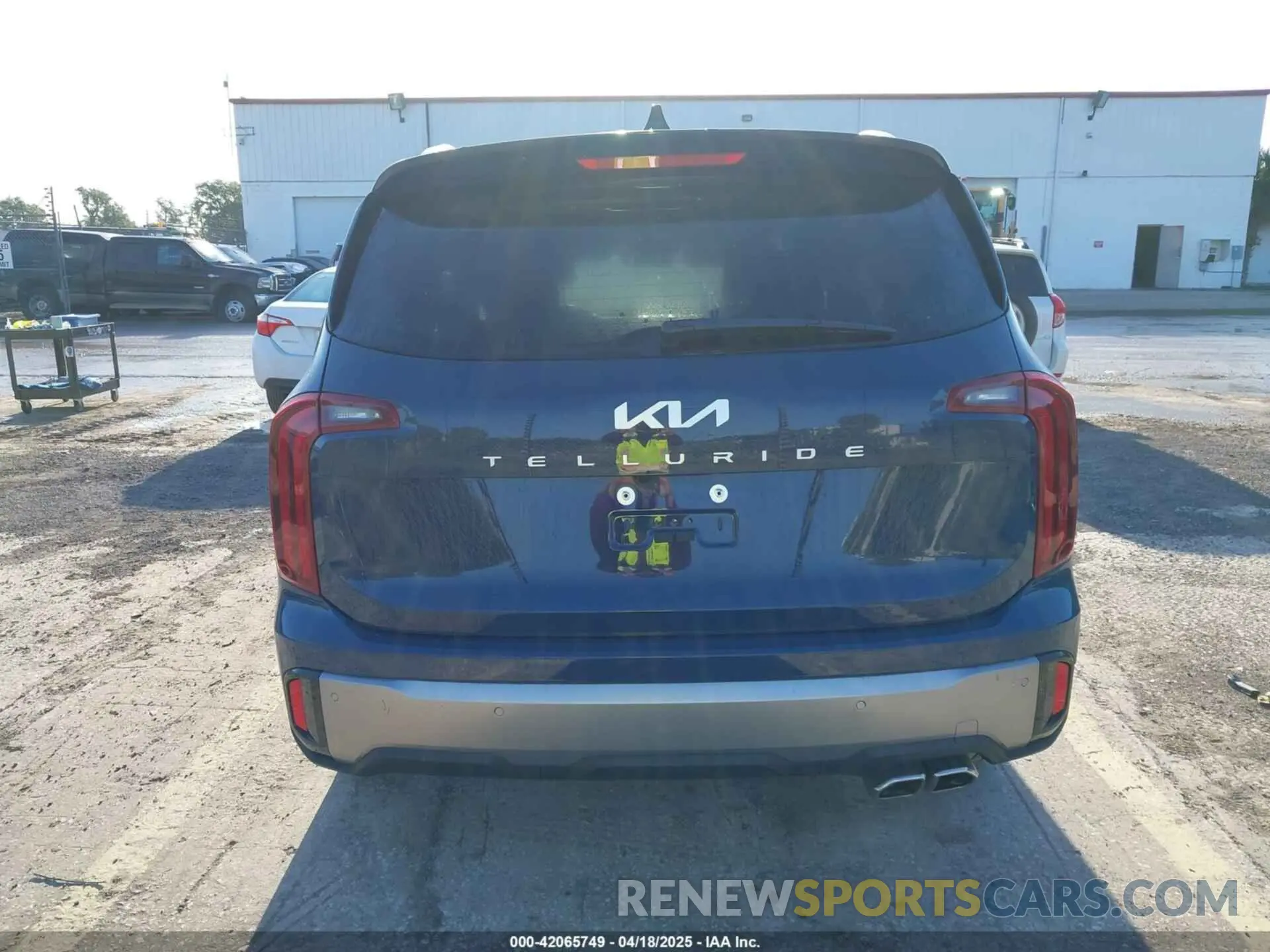 16 Photograph of a damaged car 5XYP64GCXSG587826 KIA TELLURIDE 2025