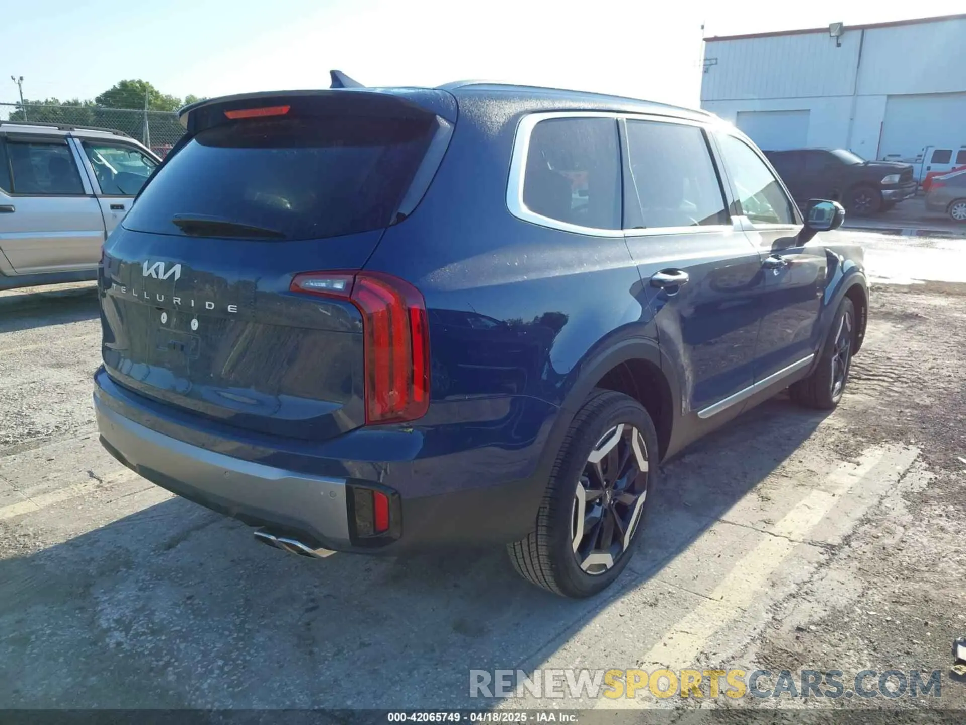 4 Photograph of a damaged car 5XYP64GCXSG587826 KIA TELLURIDE 2025