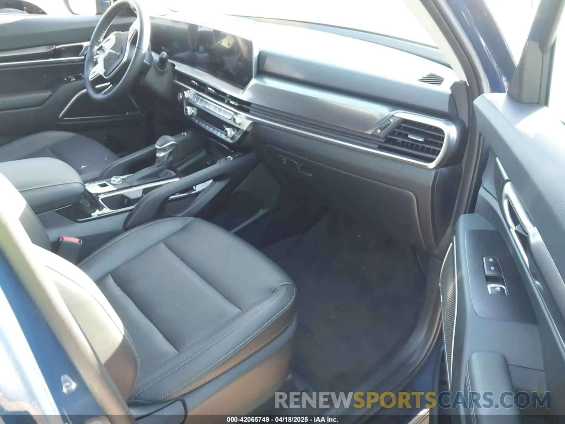 5 Photograph of a damaged car 5XYP64GCXSG587826 KIA TELLURIDE 2025