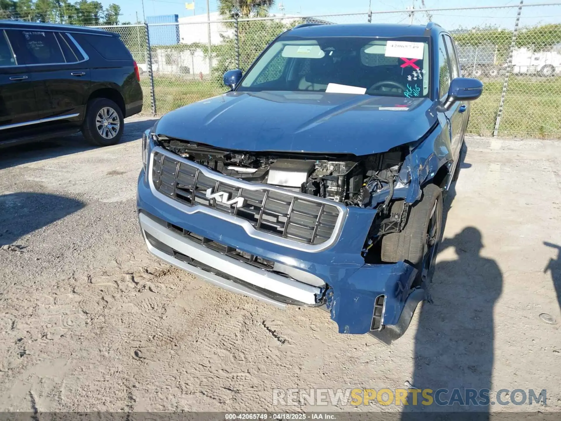 6 Photograph of a damaged car 5XYP64GCXSG587826 KIA TELLURIDE 2025