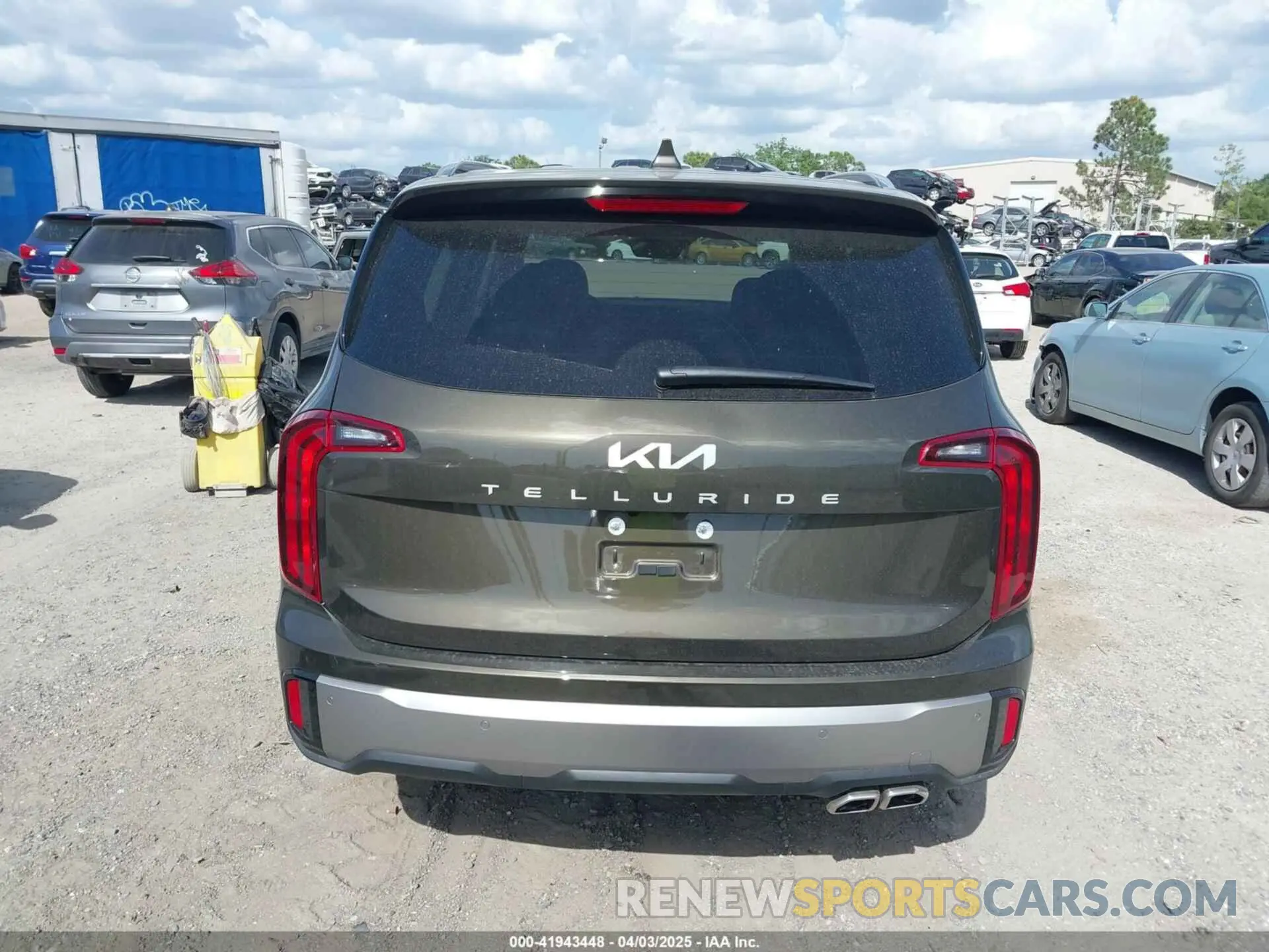 17 Photograph of a damaged car 5XYP64GCXSG593593 KIA TELLURIDE 2025