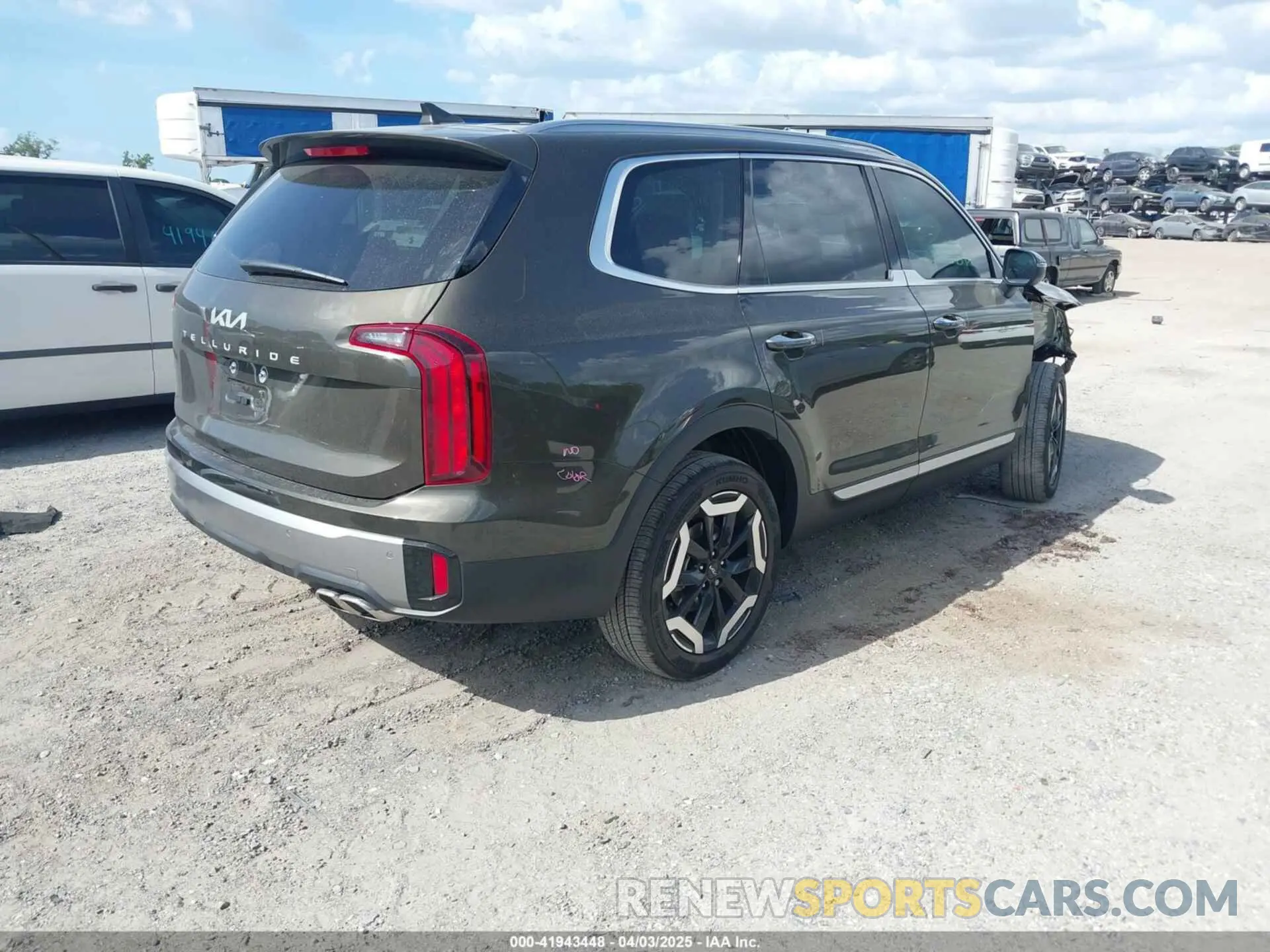 4 Photograph of a damaged car 5XYP64GCXSG593593 KIA TELLURIDE 2025