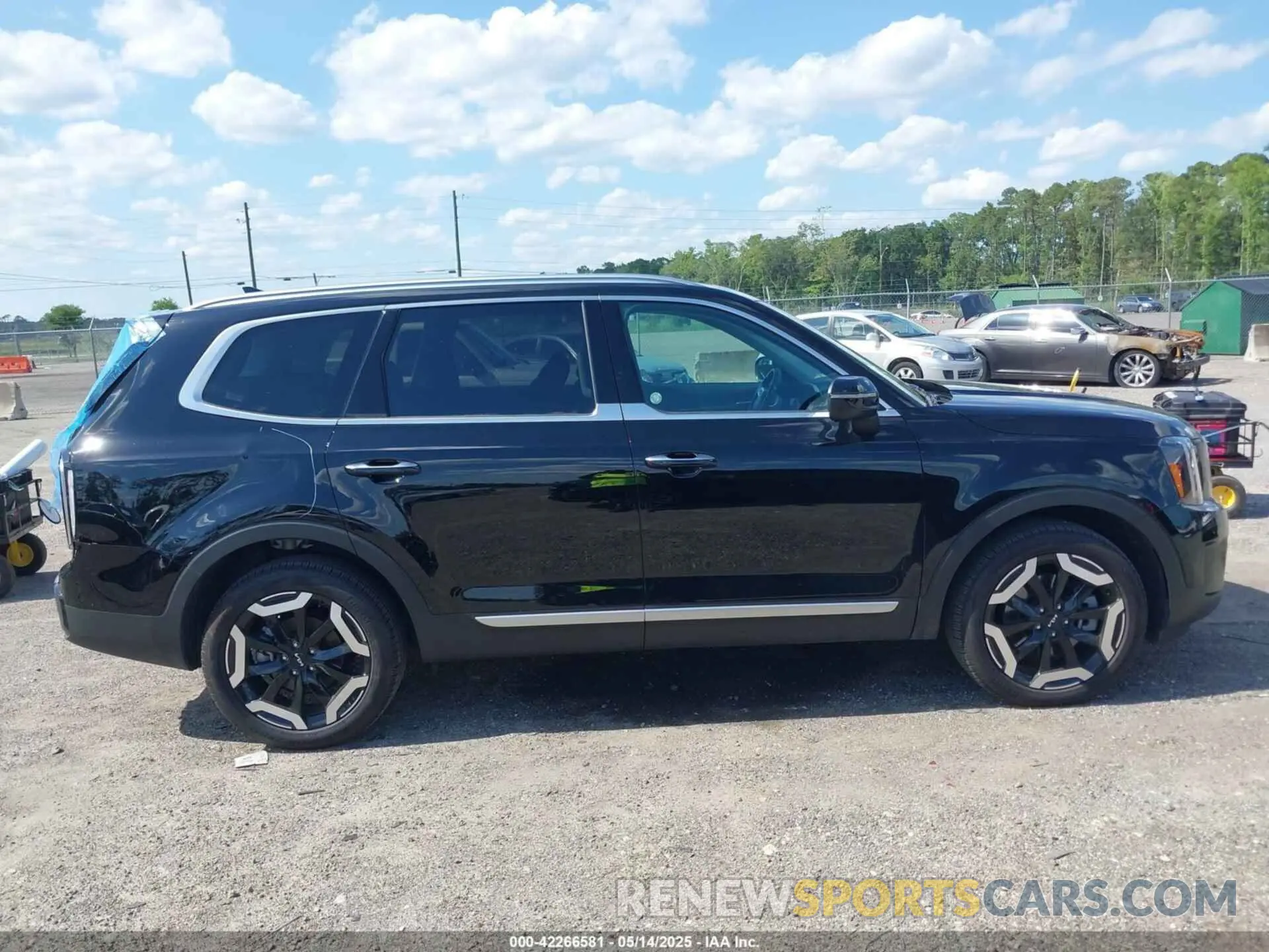 13 Photograph of a damaged car 5XYP6DGC0SG589844 KIA TELLURIDE 2025