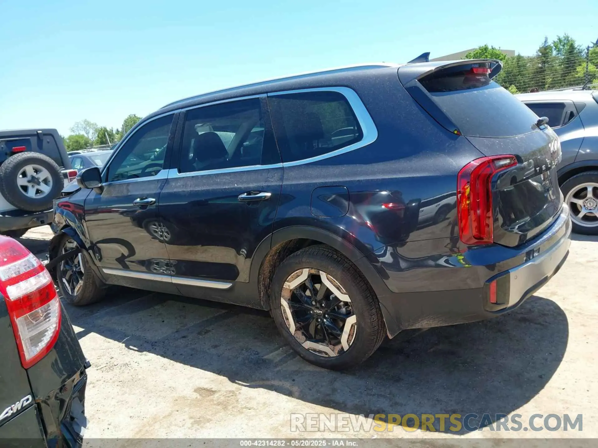 15 Photograph of a damaged car 5XYP6DGC0SG614158 KIA TELLURIDE 2025