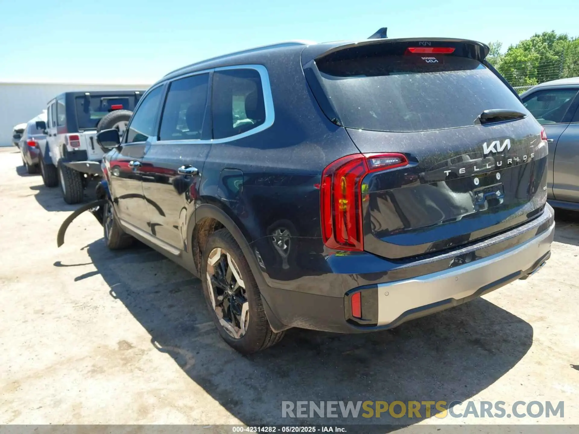 3 Photograph of a damaged car 5XYP6DGC0SG614158 KIA TELLURIDE 2025