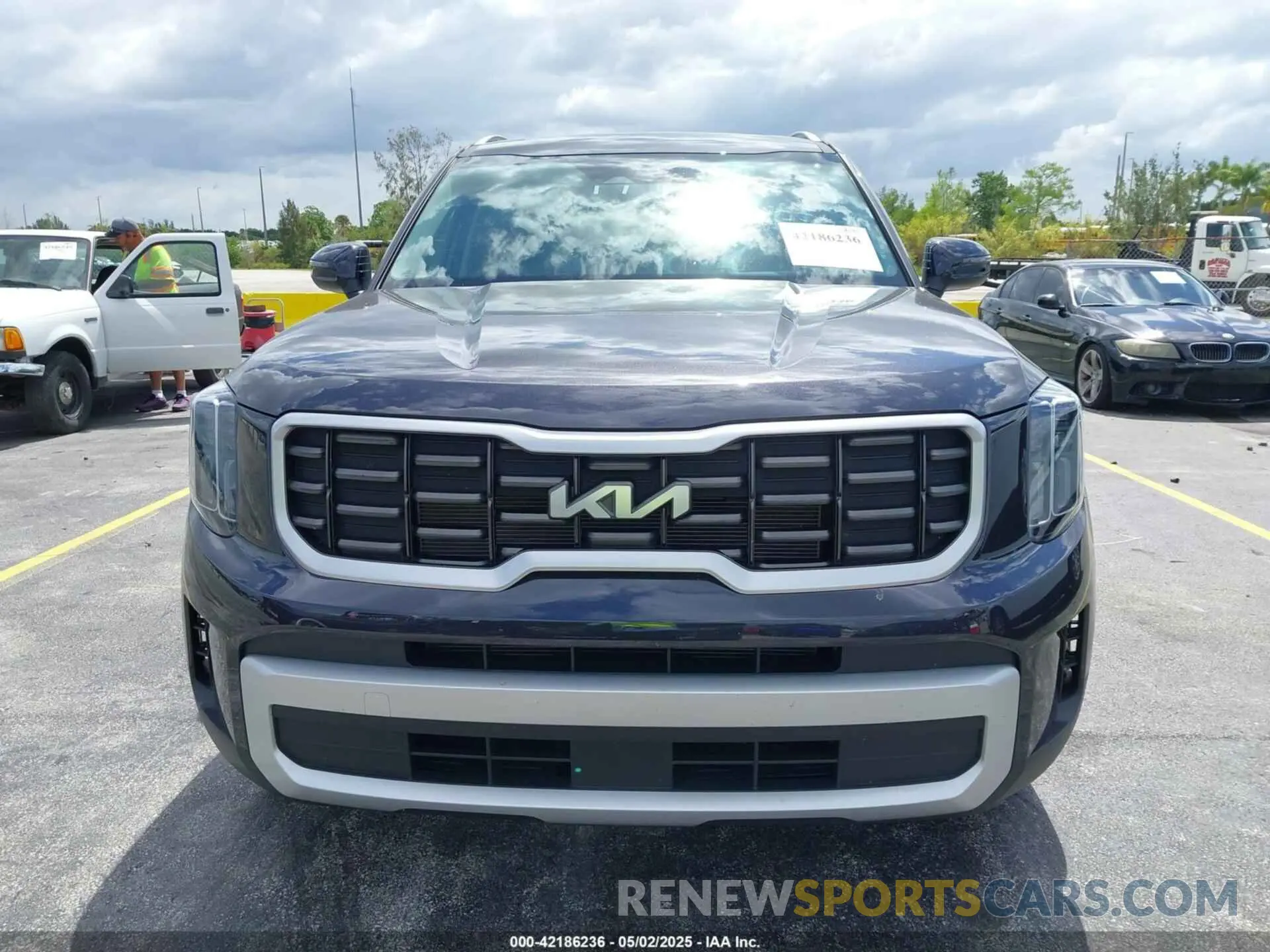 12 Photograph of a damaged car 5XYP6DGC4SG588700 KIA TELLURIDE 2025