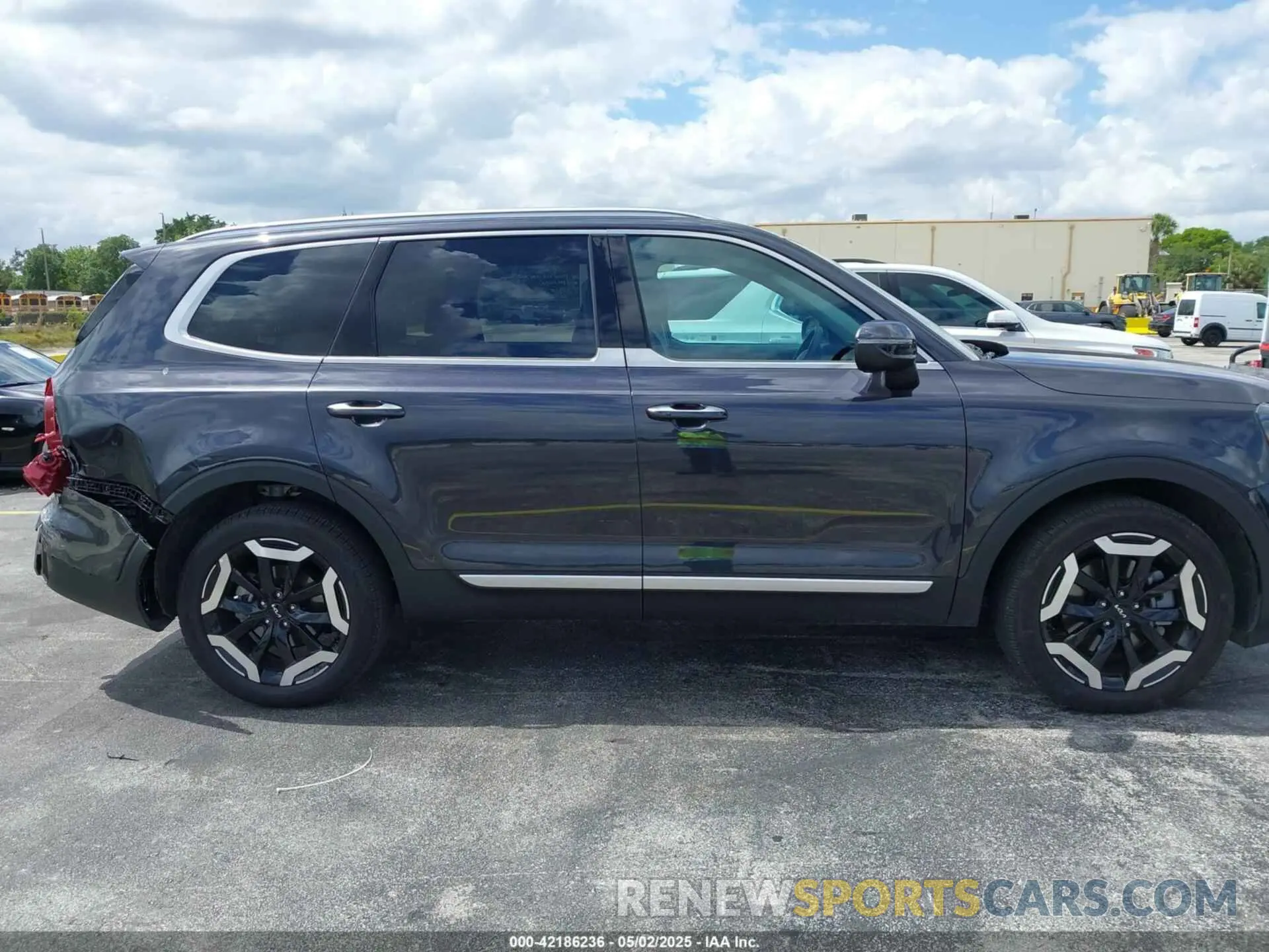 13 Photograph of a damaged car 5XYP6DGC4SG588700 KIA TELLURIDE 2025