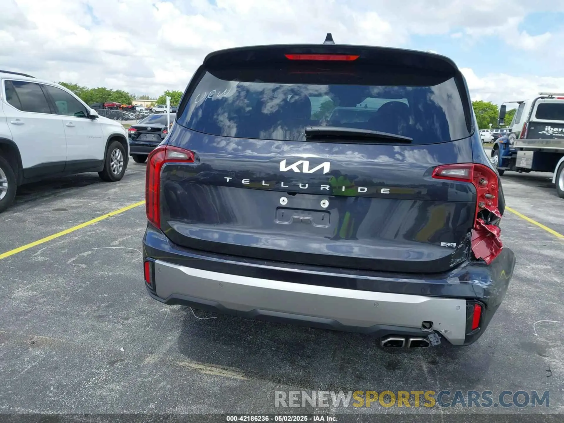 16 Photograph of a damaged car 5XYP6DGC4SG588700 KIA TELLURIDE 2025