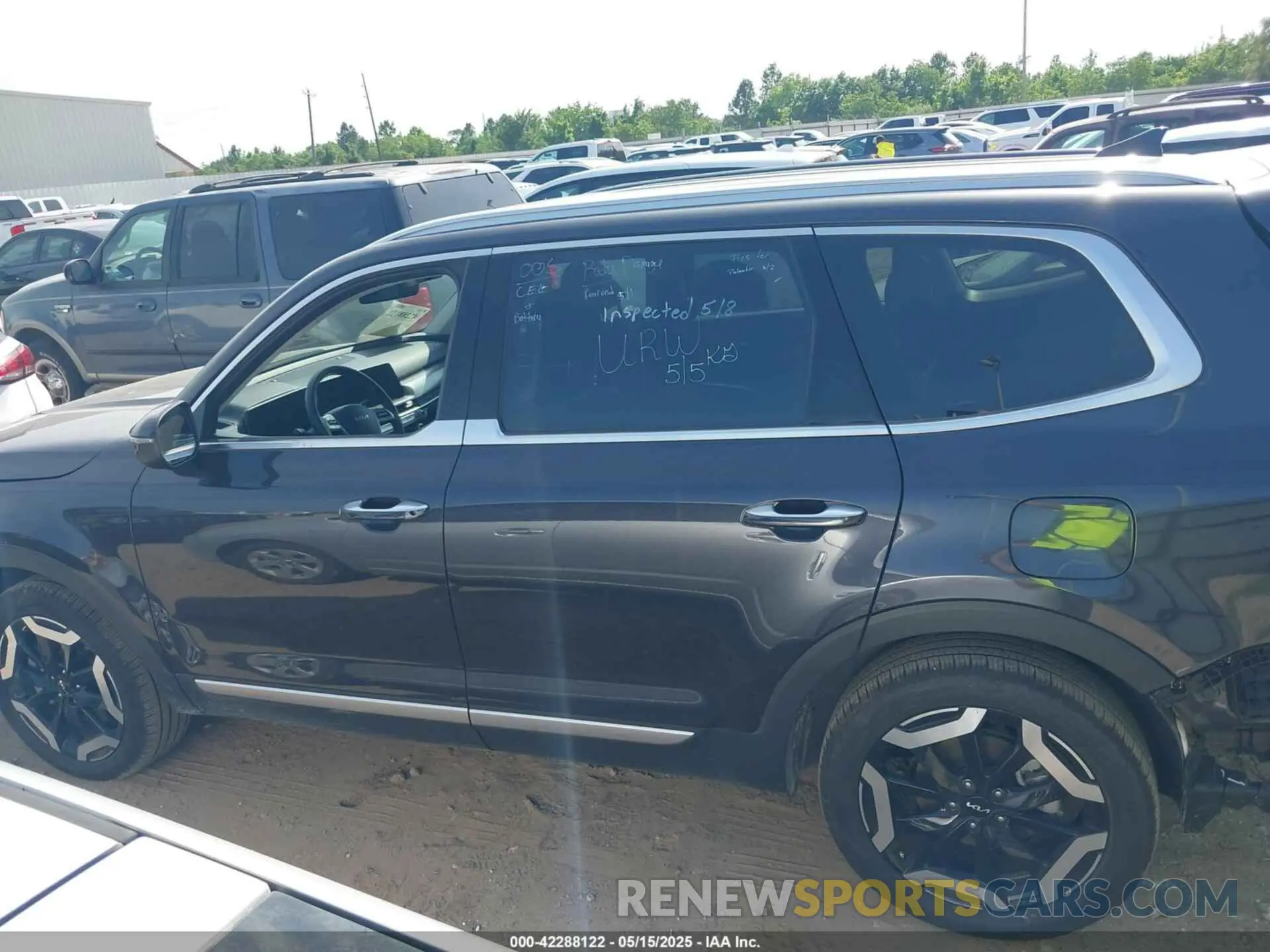 14 Photograph of a damaged car 5XYP6DGC4SG604345 KIA TELLURIDE 2025