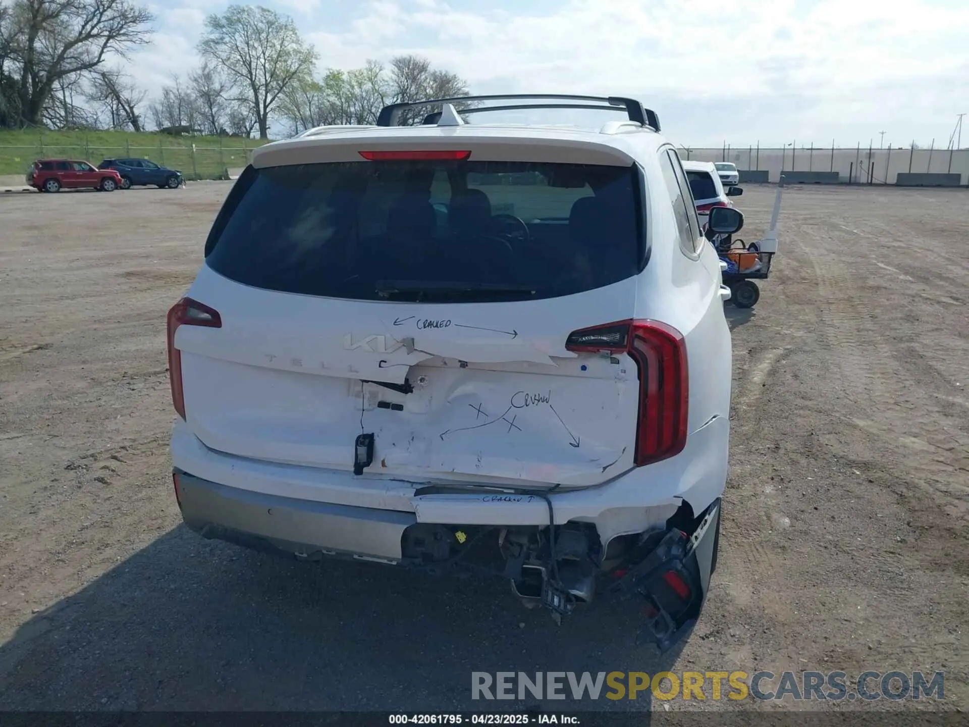 12 Photograph of a damaged car 5XYP6DGC6SG580694 KIA TELLURIDE 2025