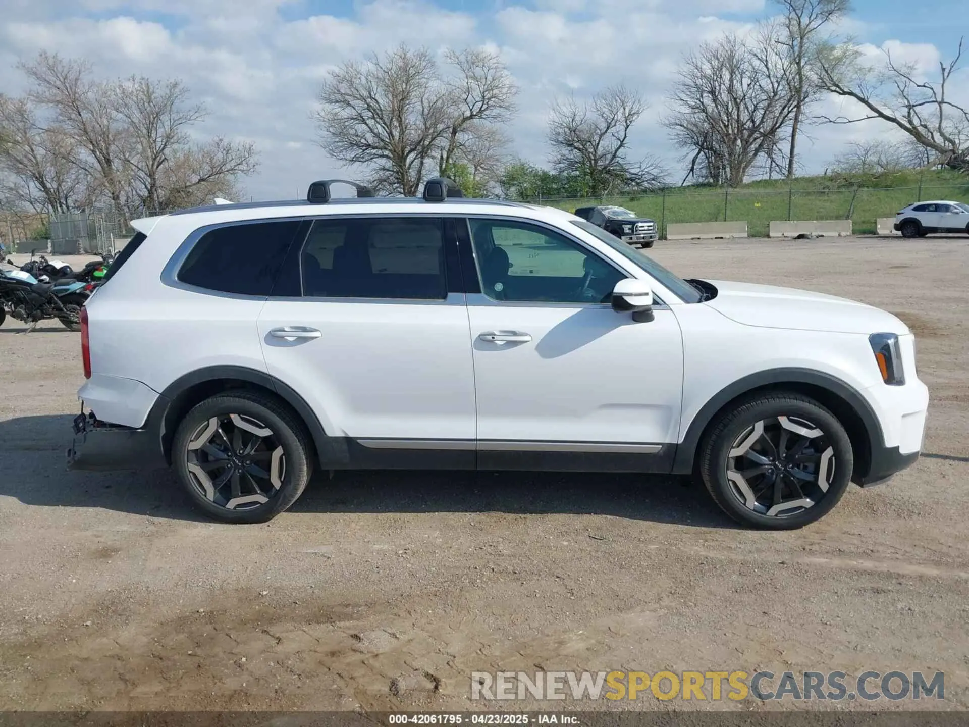 14 Photograph of a damaged car 5XYP6DGC6SG580694 KIA TELLURIDE 2025