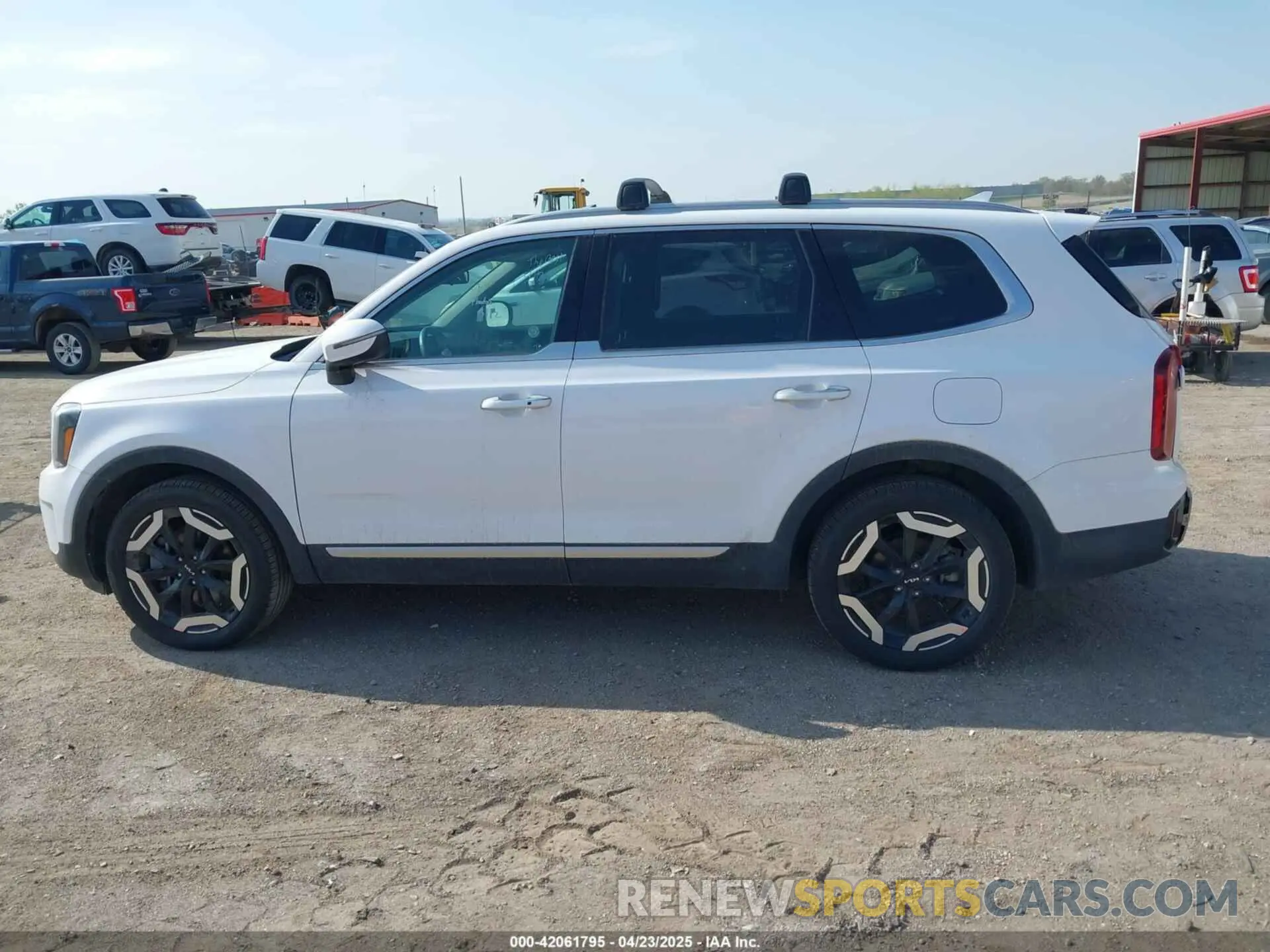 15 Photograph of a damaged car 5XYP6DGC6SG580694 KIA TELLURIDE 2025