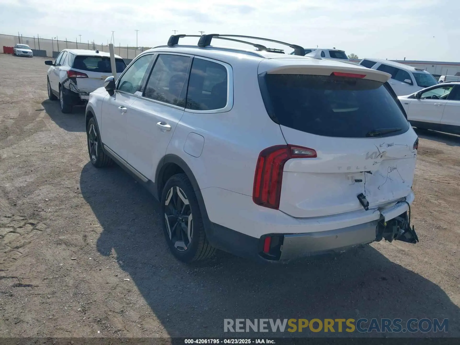3 Photograph of a damaged car 5XYP6DGC6SG580694 KIA TELLURIDE 2025