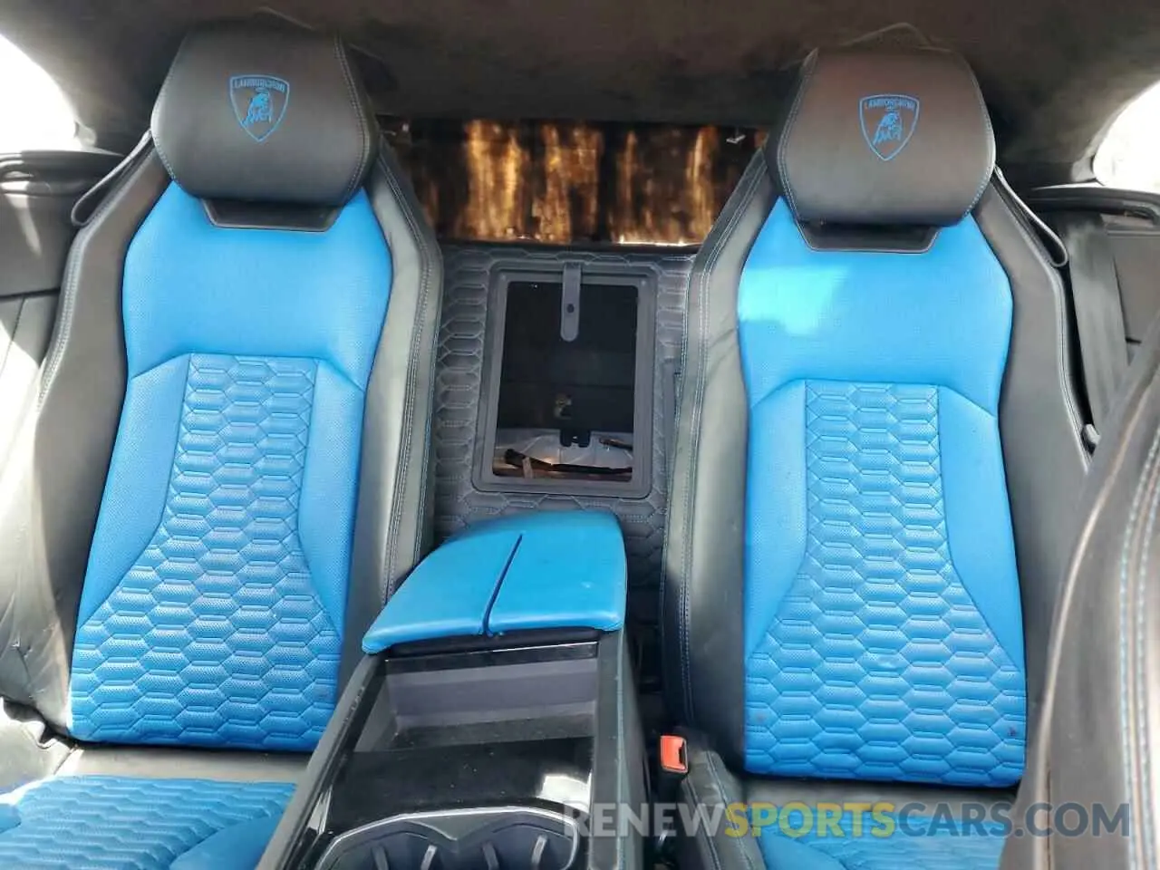 10 Photograph of a damaged car ZPBUA1ZL1KLA01041 LAMBORGHINI ALL MODELS 2019
