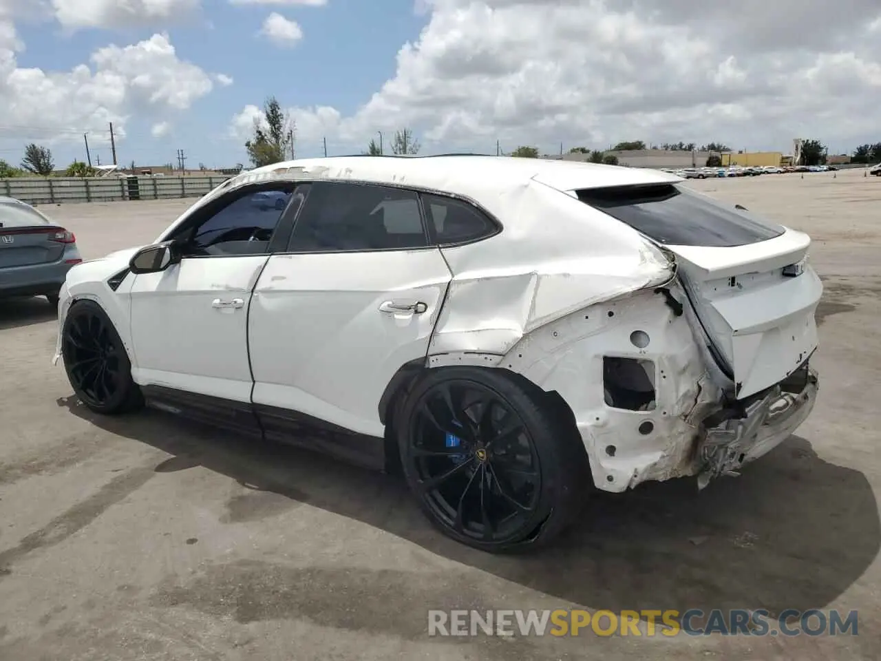 2 Photograph of a damaged car ZPBUA1ZL1KLA01041 LAMBORGHINI ALL MODELS 2019