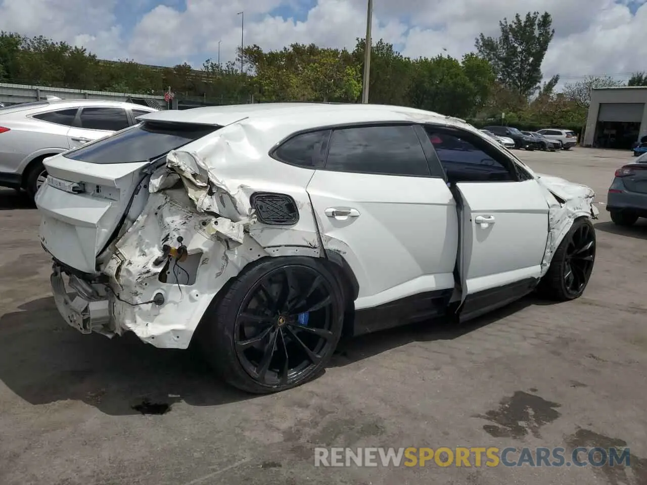3 Photograph of a damaged car ZPBUA1ZL1KLA01041 LAMBORGHINI ALL MODELS 2019