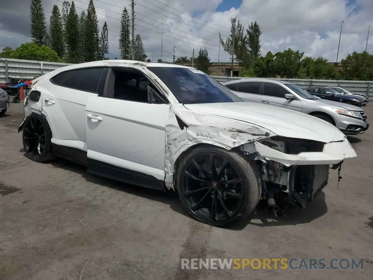 4 Photograph of a damaged car ZPBUA1ZL1KLA01041 LAMBORGHINI ALL MODELS 2019