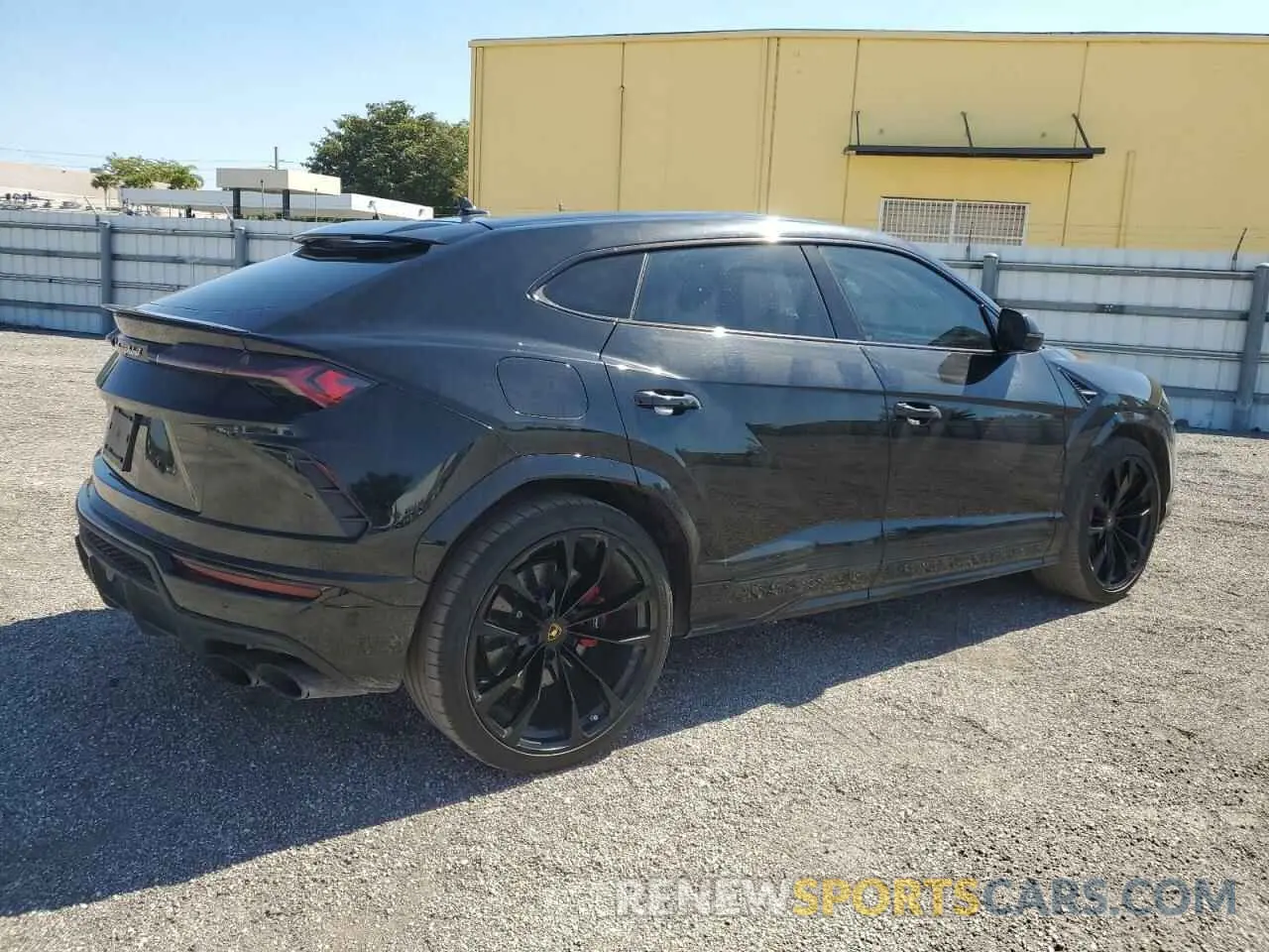 3 Photograph of a damaged car ZPBUA1ZL6KLA02282 LAMBORGHINI ALL MODELS 2019