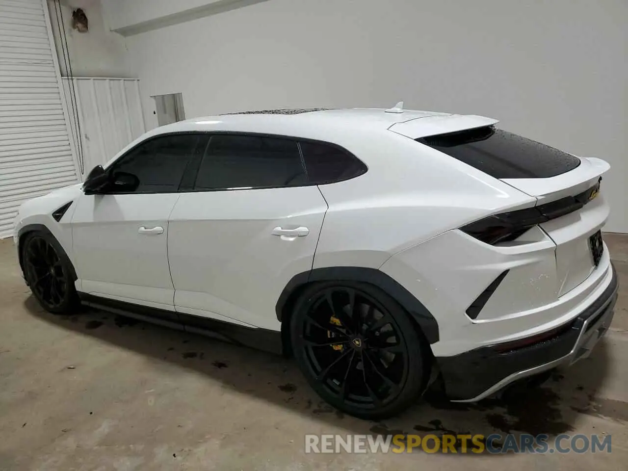 2 Photograph of a damaged car ZPBUA1ZL7KLA03750 LAMBORGHINI ALL MODELS 2019