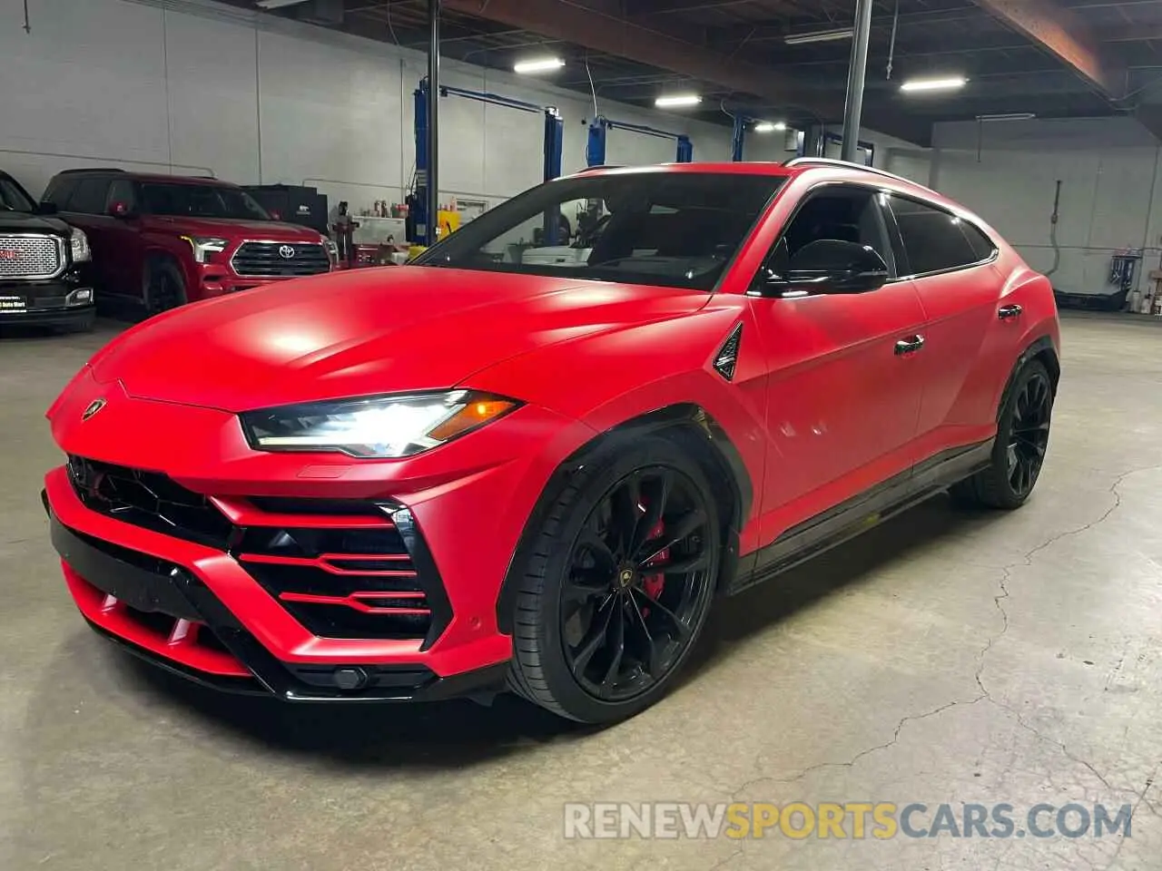 2 Photograph of a damaged car ZPBUA1ZL8KLA04356 LAMBORGHINI ALL MODELS 2019