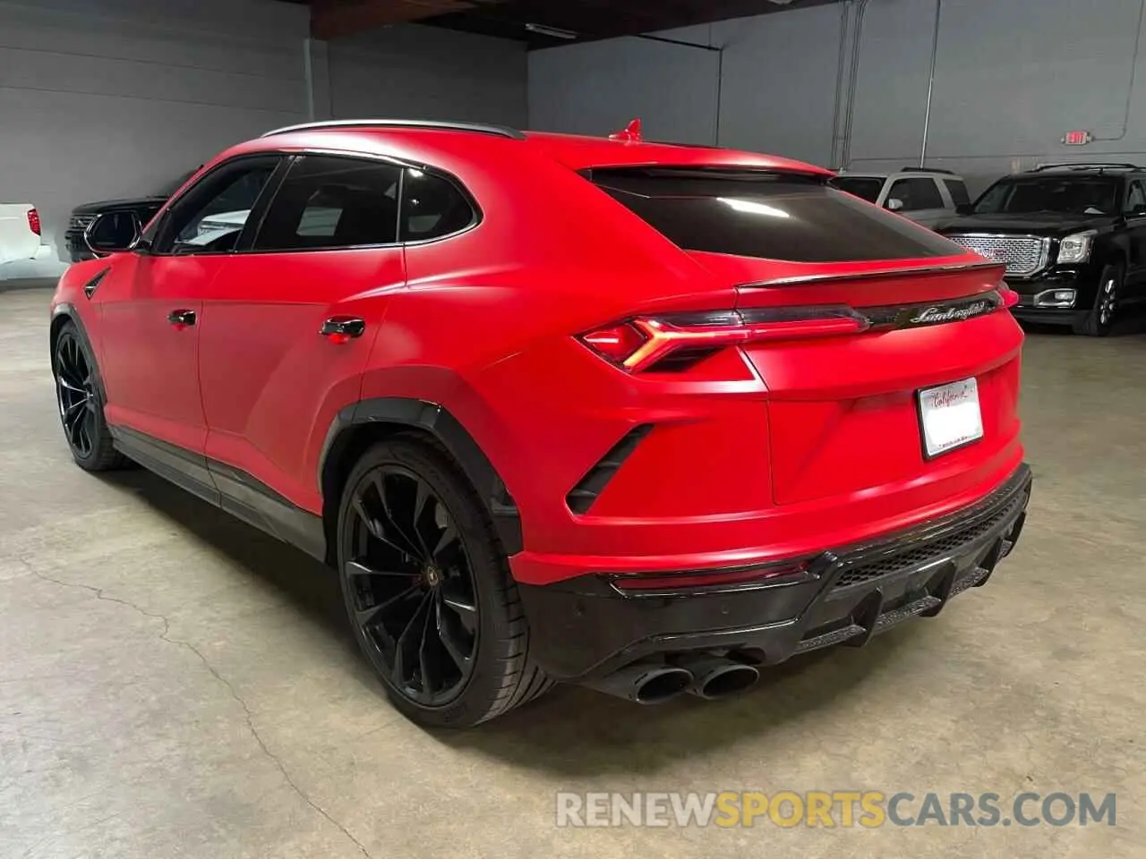 3 Photograph of a damaged car ZPBUA1ZL8KLA04356 LAMBORGHINI ALL MODELS 2019