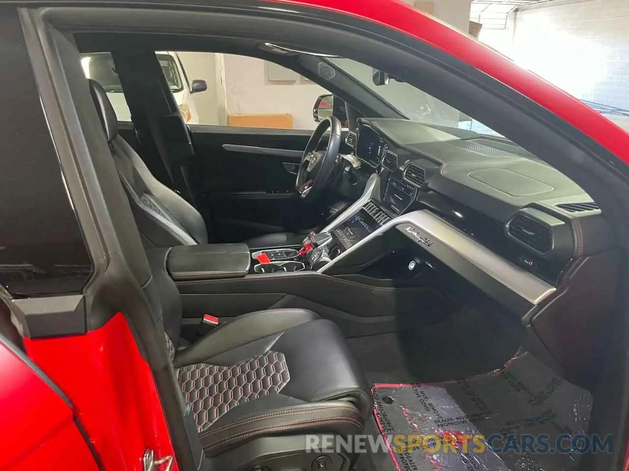 5 Photograph of a damaged car ZPBUA1ZL8KLA04356 LAMBORGHINI ALL MODELS 2019