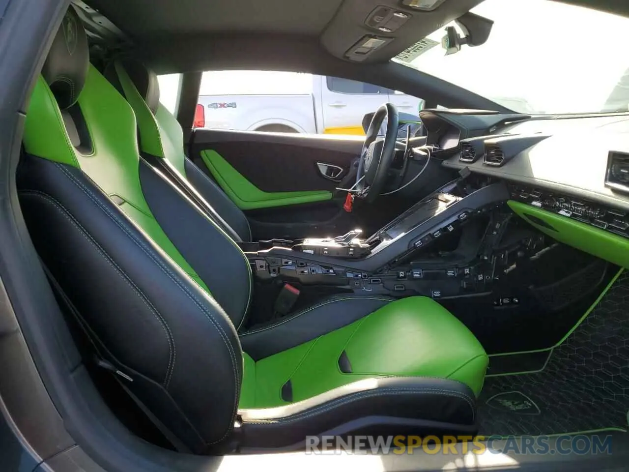 10 Photograph of a damaged car ZHWUF4ZF5LLA13239 LAMBORGHINI ALL MODELS 2020