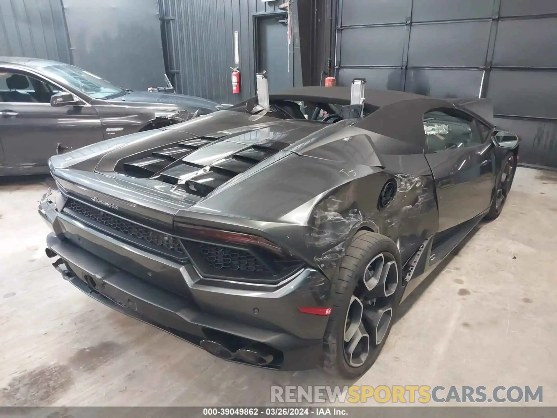 4 Photograph of a damaged car ZHWUR2ZF7KLA11826 LAMBORGHINI HURACAN 2019