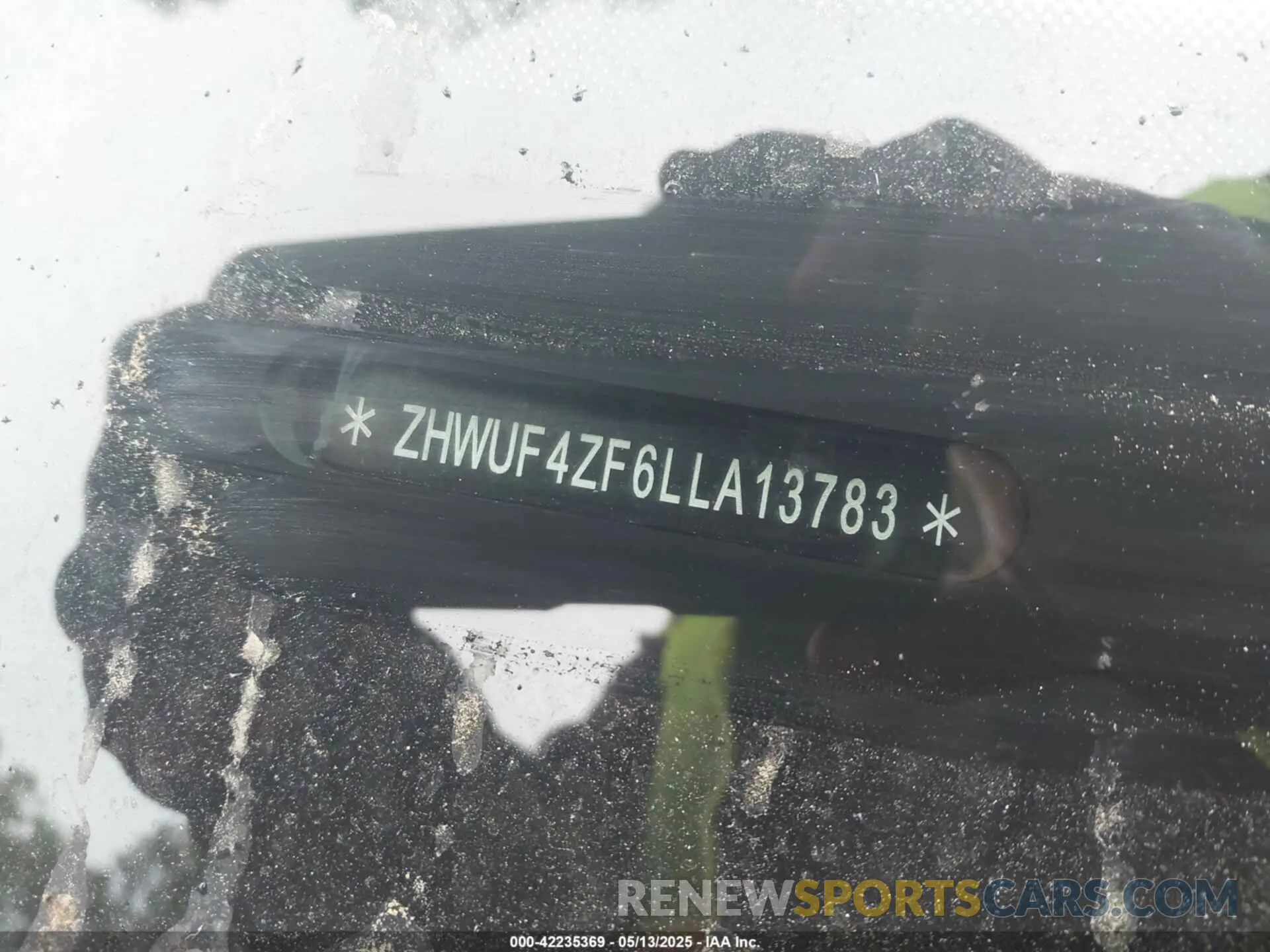17 Photograph of a damaged car ZHWUF4ZF6LLA13783 LAMBORGHINI HURACAN EVO 2020