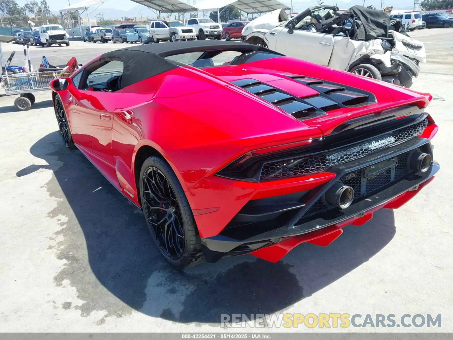 3 Photograph of a damaged car ZHWUT5ZF2LLA15450 LAMBORGHINI HURACAN EVO 2020