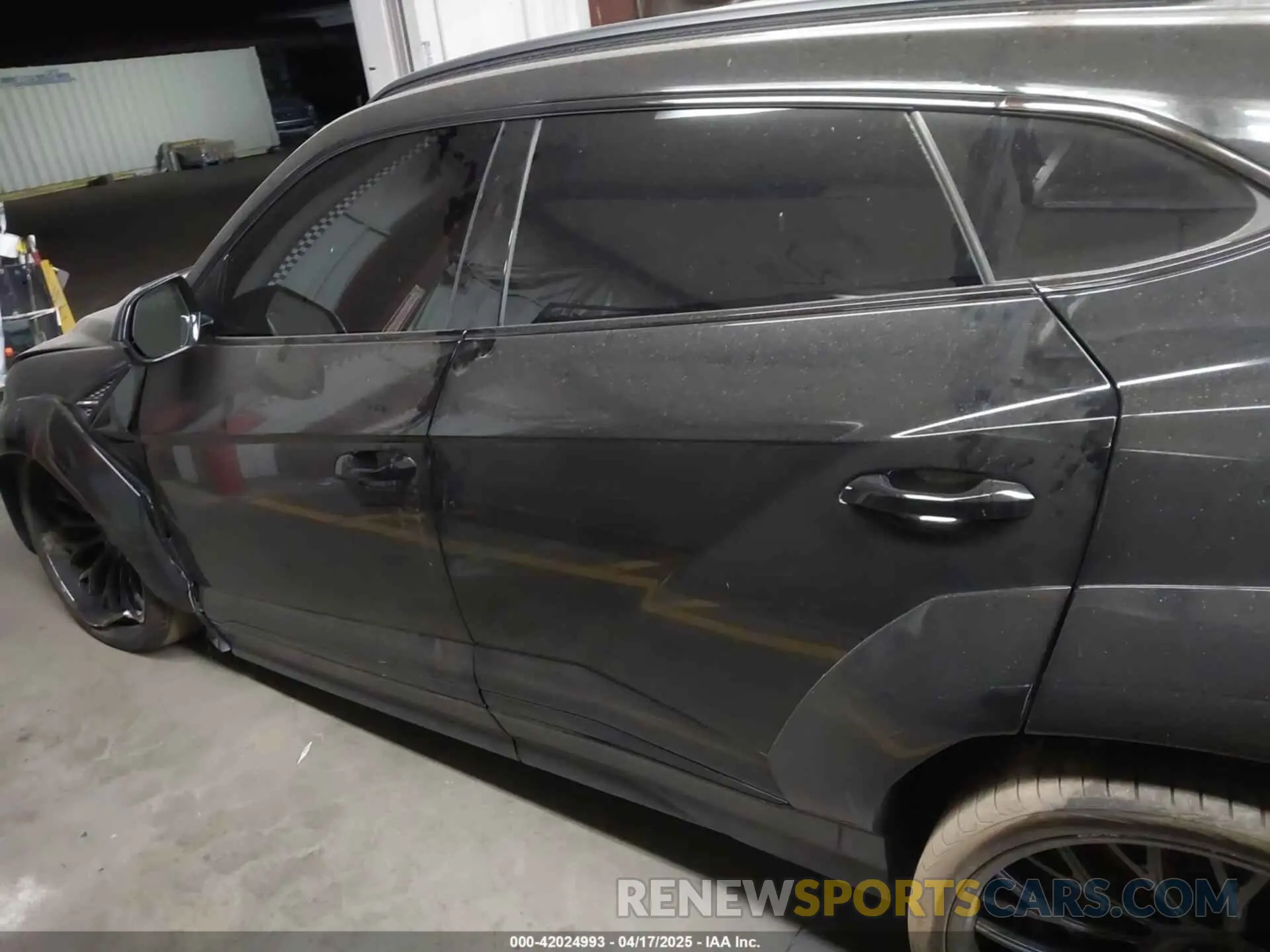 14 Photograph of a damaged car ZPBUA1ZL3KLA03213 LAMBORGHINI URUS 2019