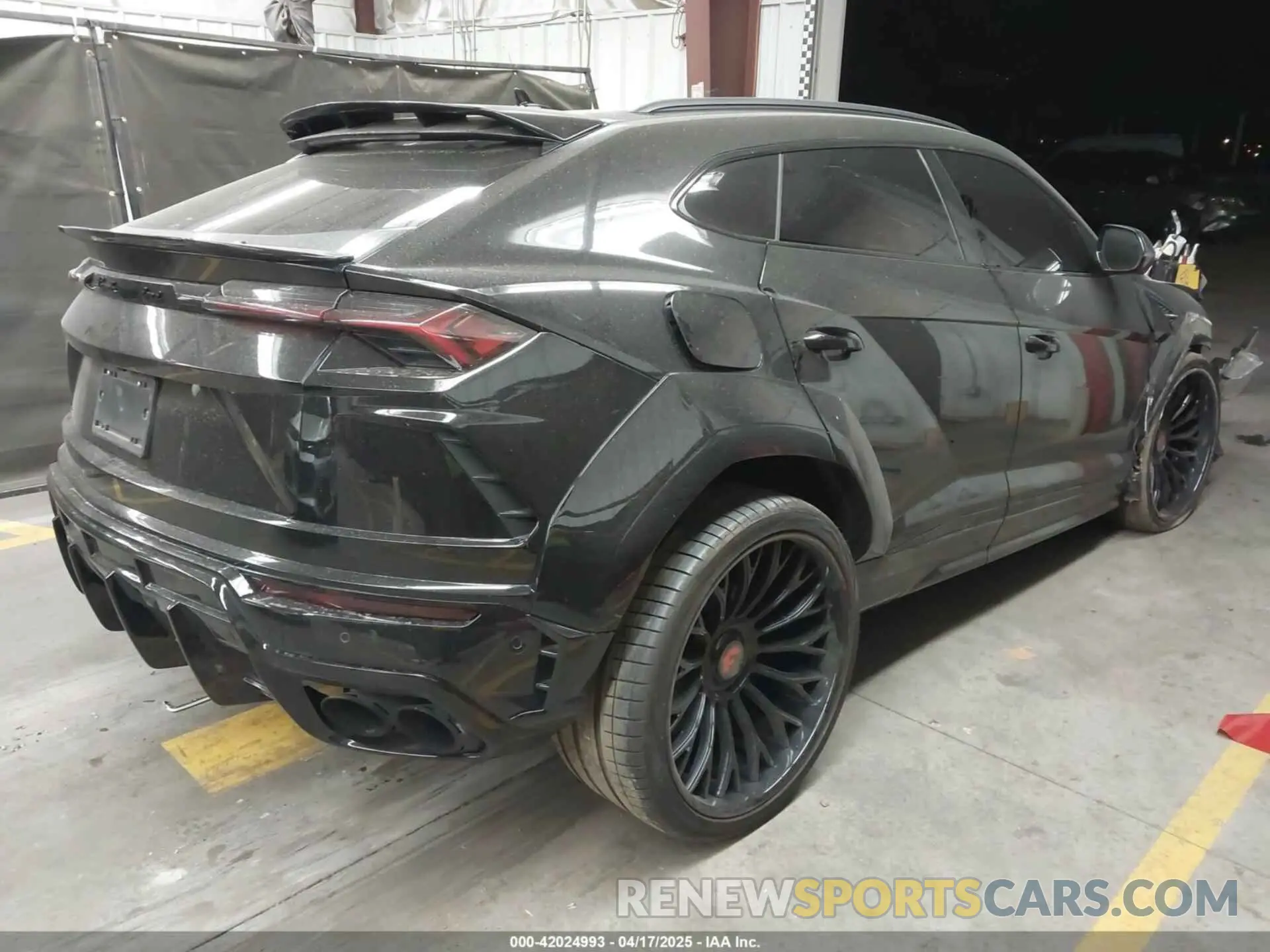 4 Photograph of a damaged car ZPBUA1ZL3KLA03213 LAMBORGHINI URUS 2019