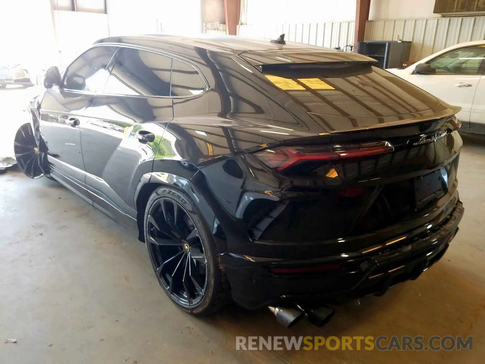 3 Photograph of a damaged car ZPBUA1ZL7KLA02341 LAMBORGHINI URUS 2019