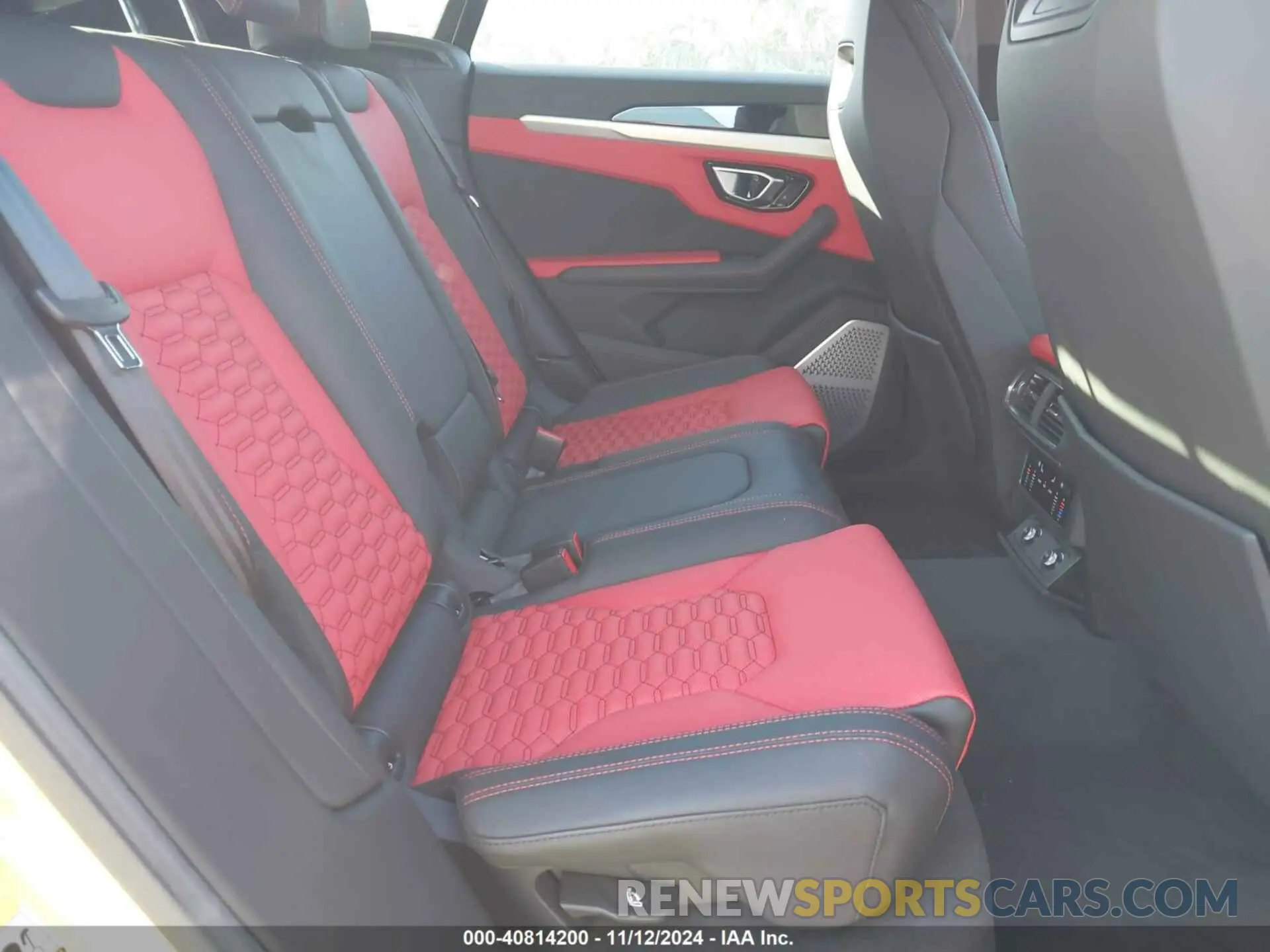 8 Photograph of a damaged car ZPBUA1ZL7KLA05899 LAMBORGHINI URUS 2019