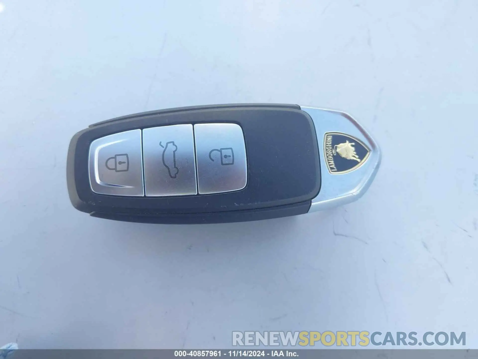 11 Photograph of a damaged car ZPBUA1ZL0LLA10251 LAMBORGHINI URUS 2020