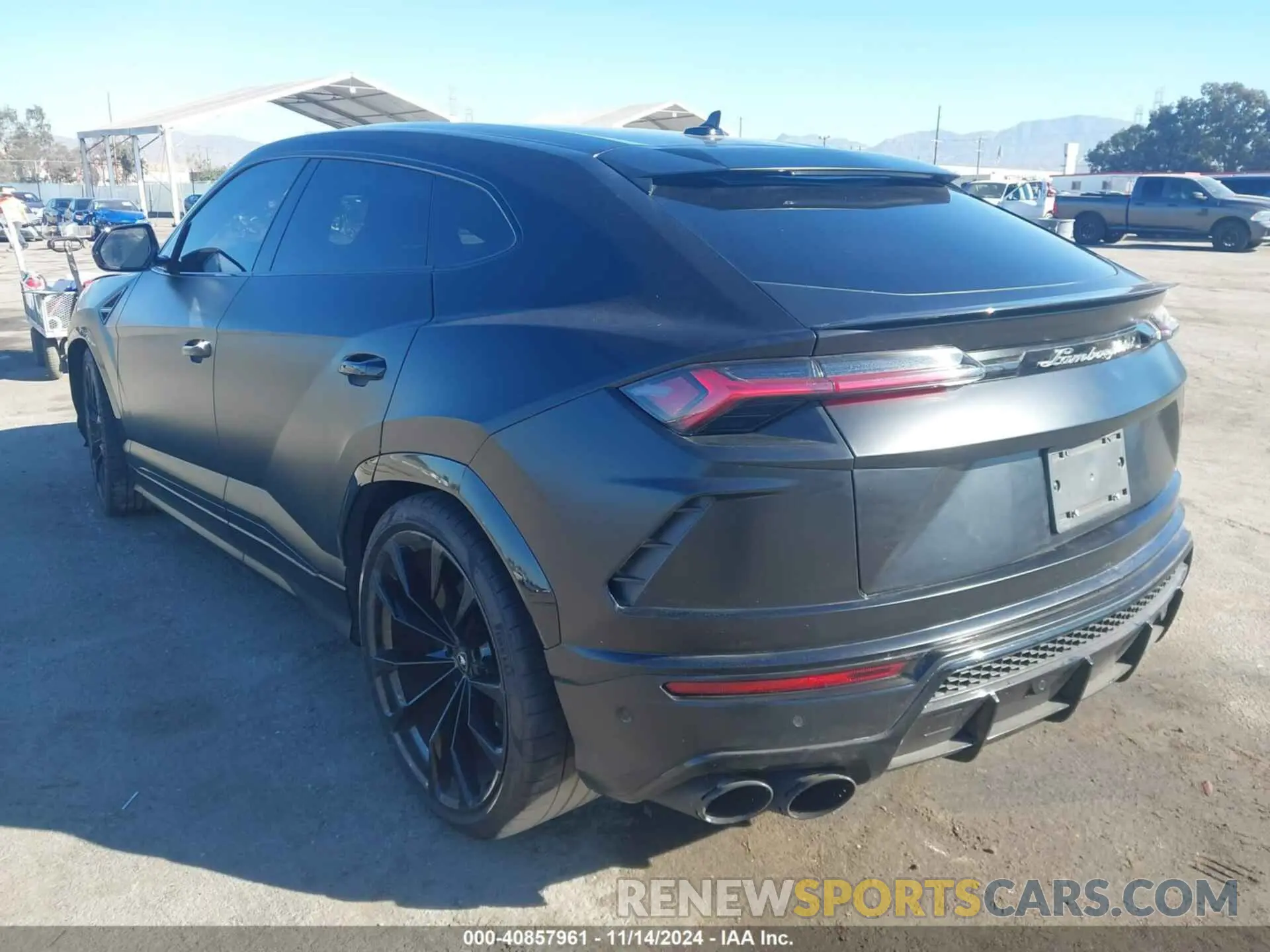 3 Photograph of a damaged car ZPBUA1ZL0LLA10251 LAMBORGHINI URUS 2020