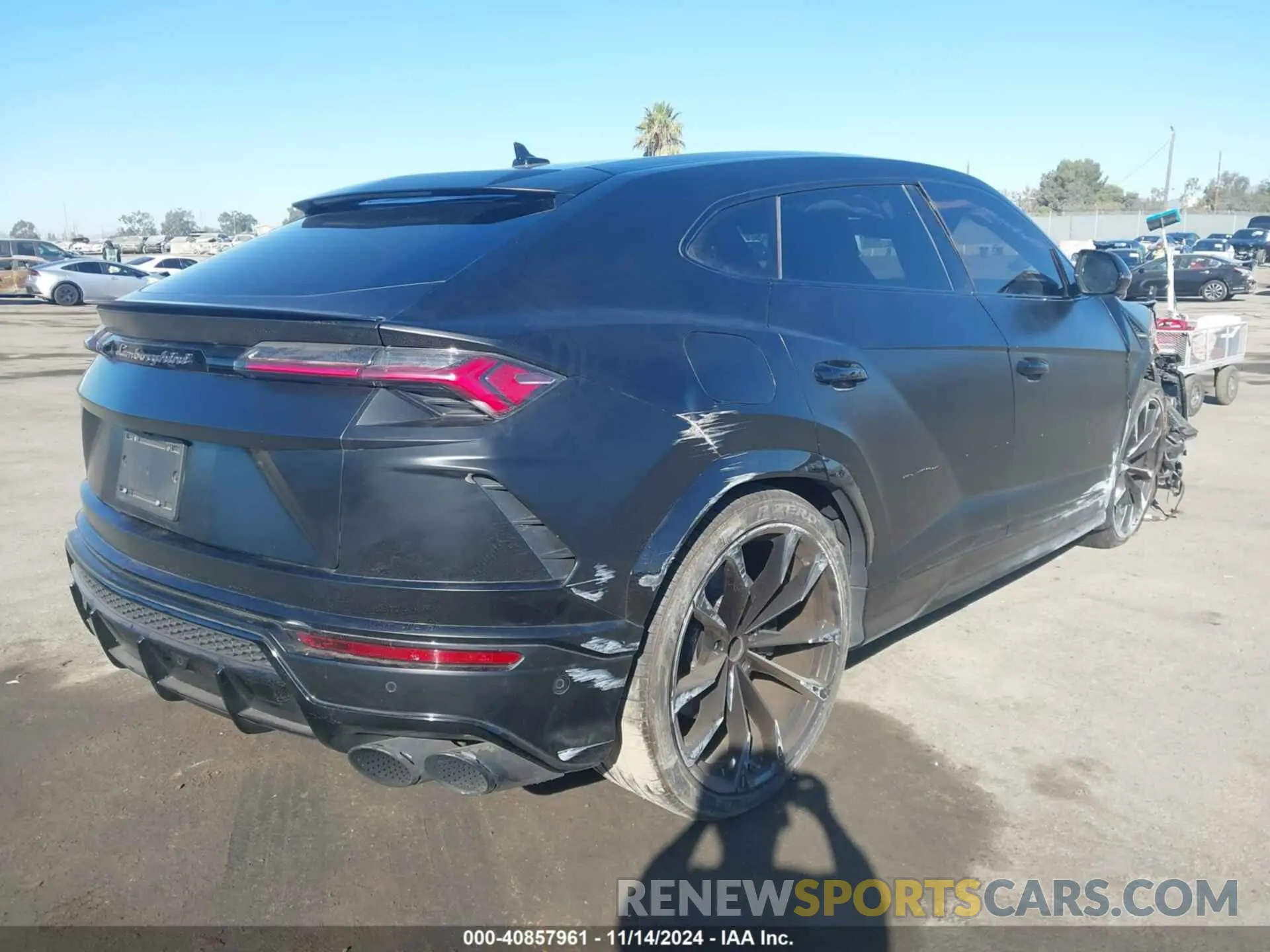 4 Photograph of a damaged car ZPBUA1ZL0LLA10251 LAMBORGHINI URUS 2020