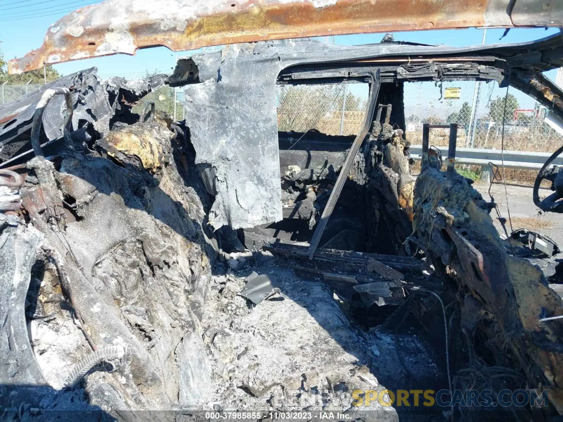 8 Photograph of a damaged car ZPBUB3ZL1PLA23654 LAMBORGHINI URUS 2023