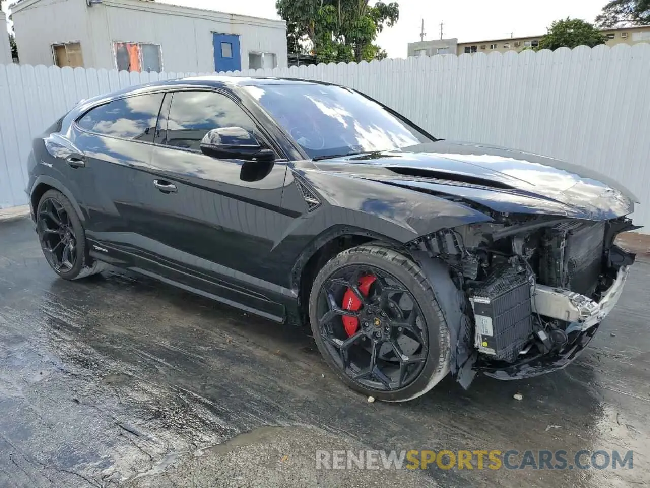 4 Photograph of a damaged car ZPBUC3ZL9PLA23771 LAMBORGHINI URUS PERFO 2023