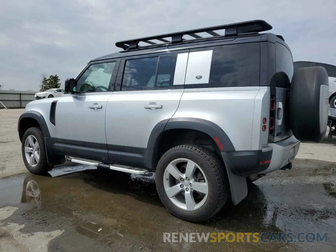 2 Photograph of a damaged car SALE17EU2L2002826 LAND ROVER DEFENDER 2020