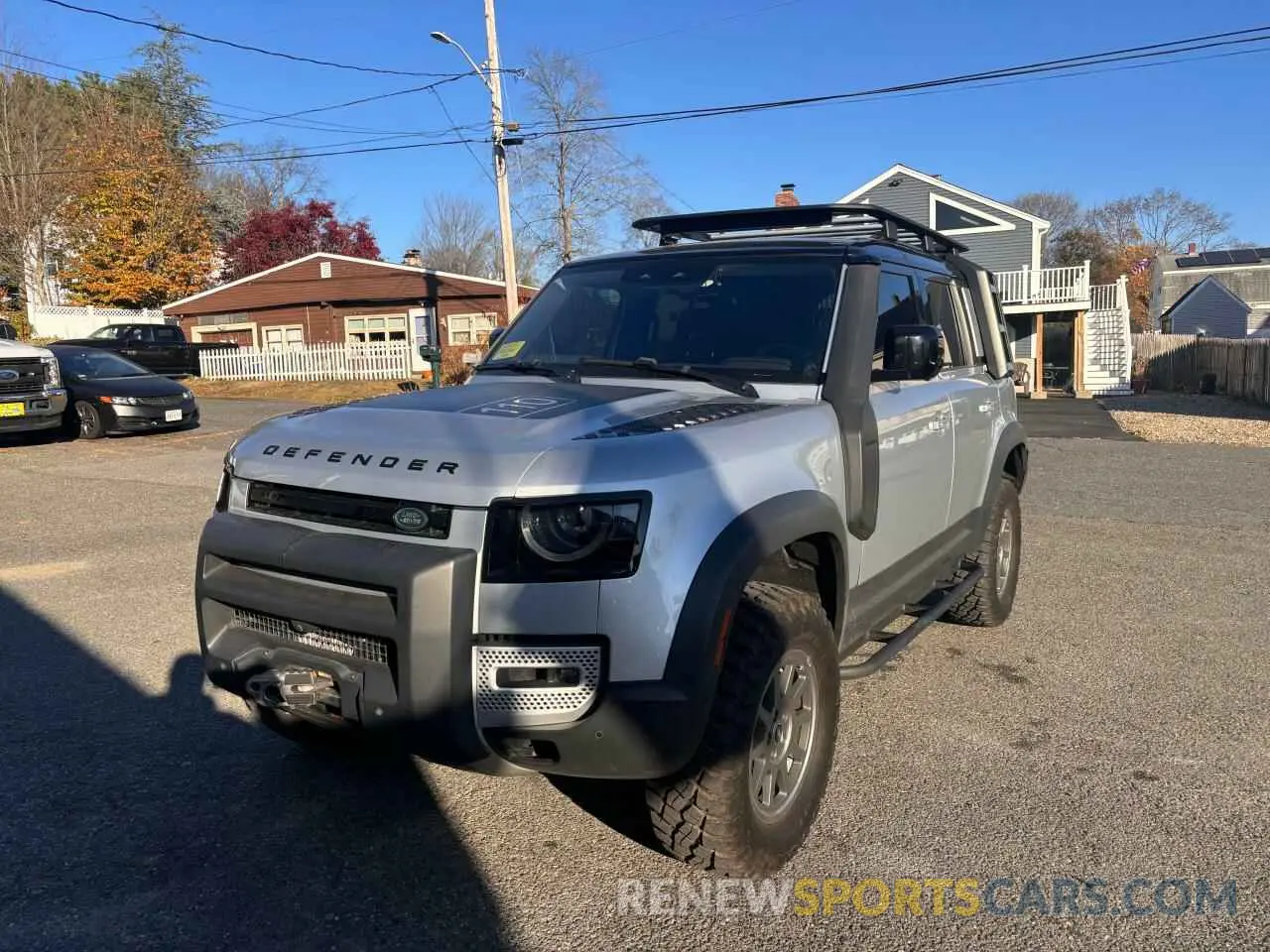 2 Photograph of a damaged car SALE17EUXL2002718 LAND ROVER DEFENDER 2020