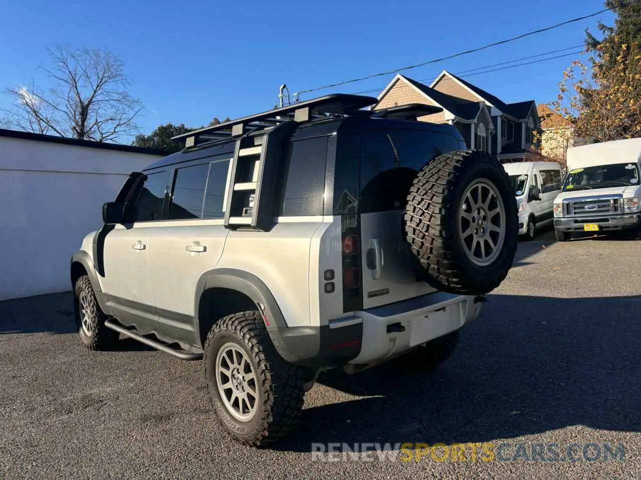 3 Photograph of a damaged car SALE17EUXL2002718 LAND ROVER DEFENDER 2020