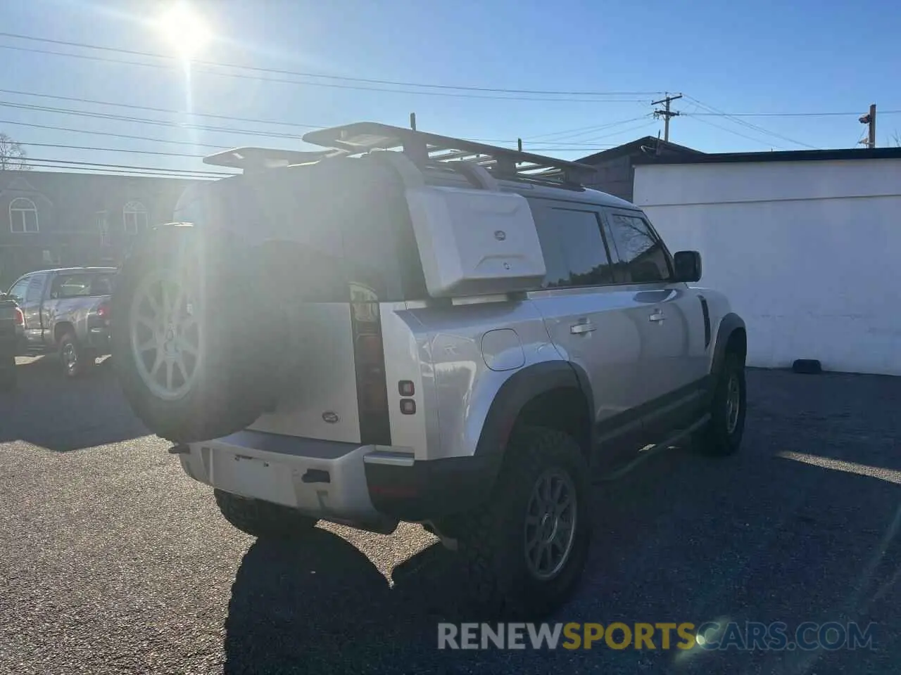 4 Photograph of a damaged car SALE17EUXL2002718 LAND ROVER DEFENDER 2020