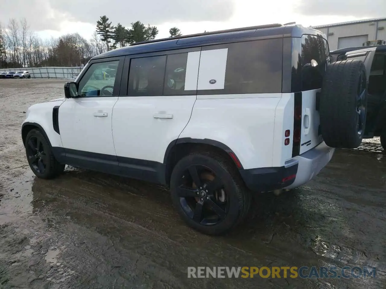 2 Photograph of a damaged car SALE97EU2L2017688 LAND ROVER DEFENDER 2020