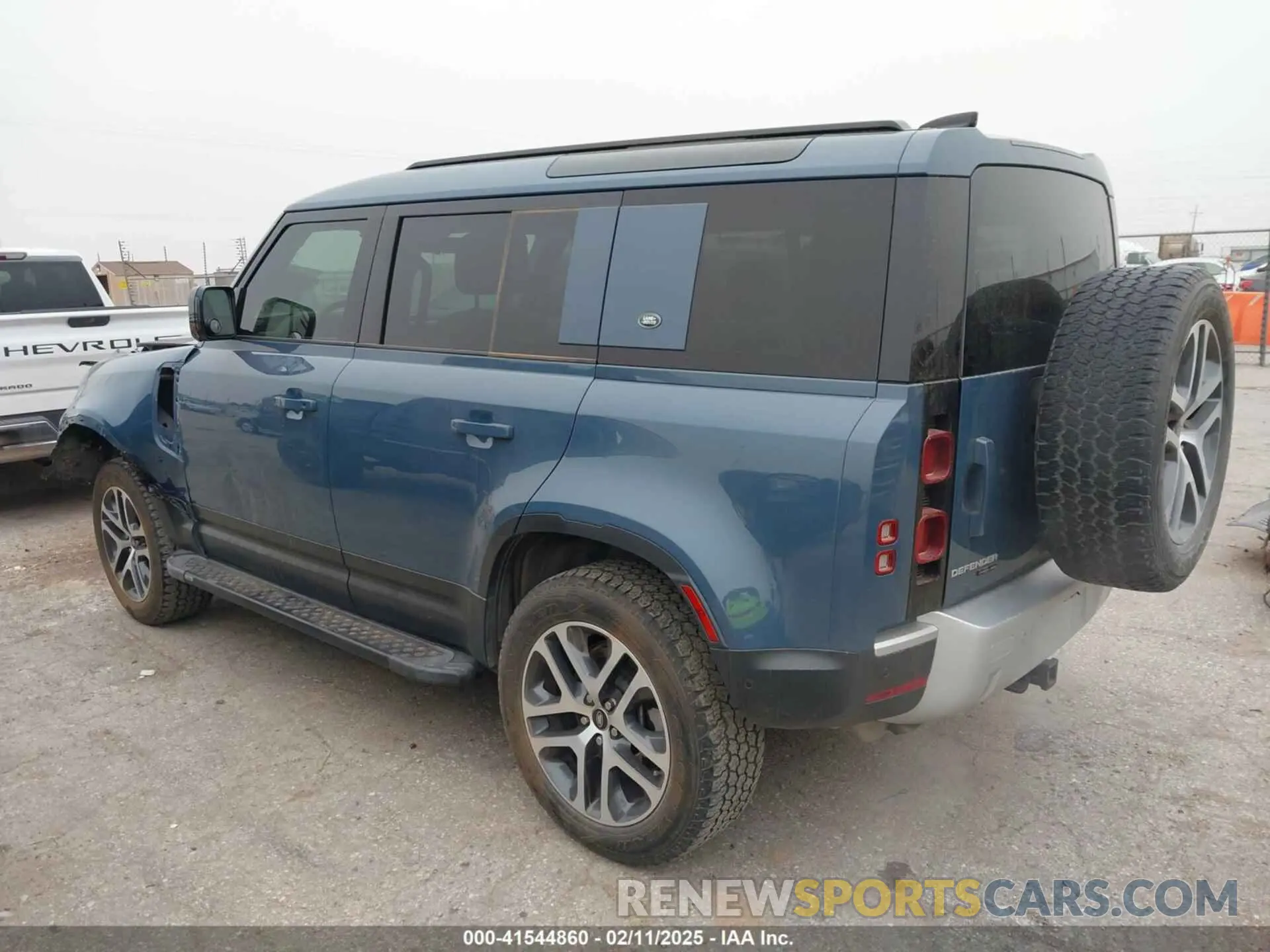 3 Photograph of a damaged car SALE97EU6L2016219 LAND ROVER DEFENDER 2020